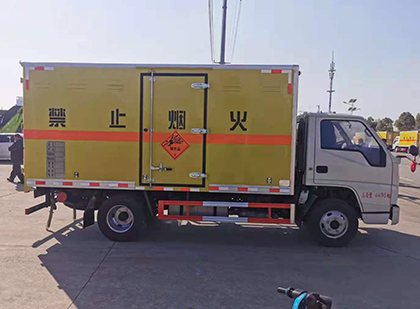 锦江爆破器材运输车技术升级与安全合规新趋势
